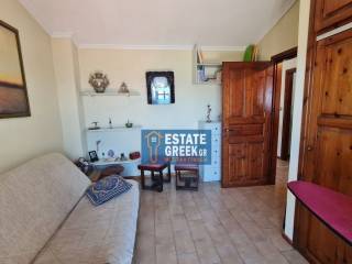 ★ 40m from the Sea ★ Independent ground floor apartment ★ Plot 371sqm ★