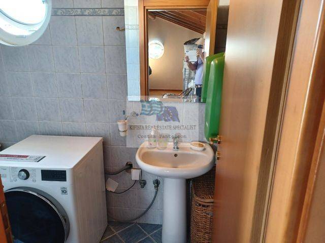 BATHROOM WITH SHOWER