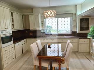 KITCHEN - DINING AREA