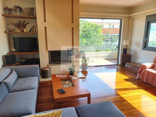 LIVING ROOM WITH FIREPLACE