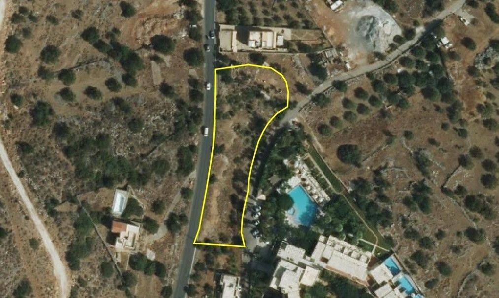 4 - Πωλείται γη έκτασης 2615 μ² στην Κρήτη.