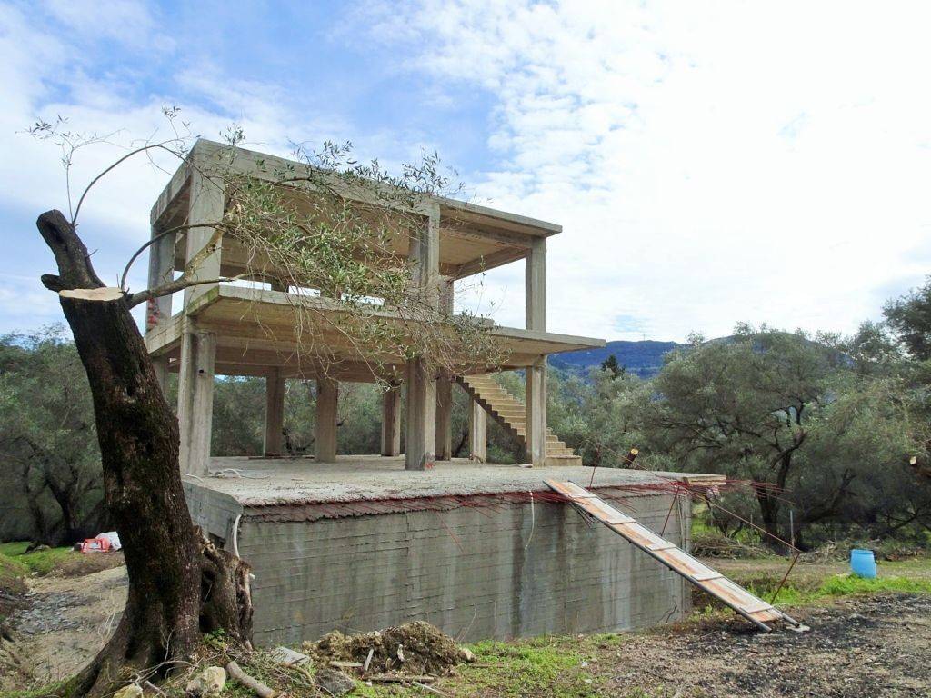 24 - Πωλείται 1-ορόφου μονοκατοικία έκτασης 240 τμ στην Κέρκ.