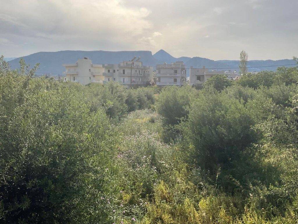 4 - Πωλείται γη έκτασης 2150 μ² στην Κρήτη.