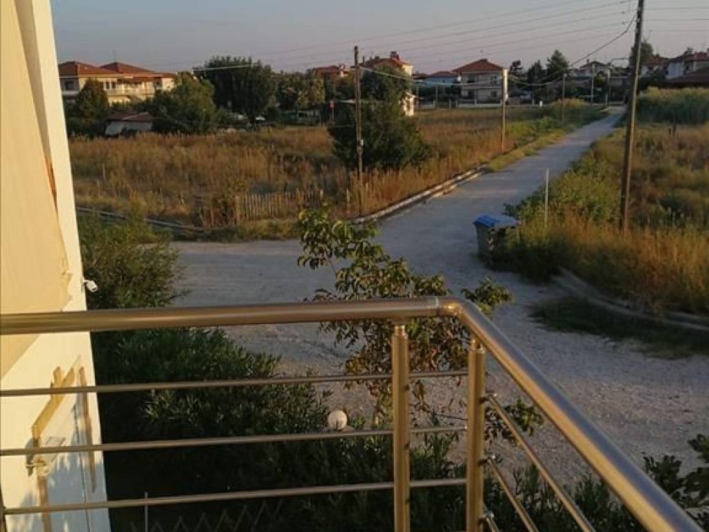 25 - Πωλείται 2-όροφη μονοκατοικία έκτασης 100 τμ στη Χαλκιδ.