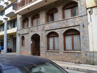 2 - Πωλείται ξενοδοχείο στον Αγιο Νικόλαο.