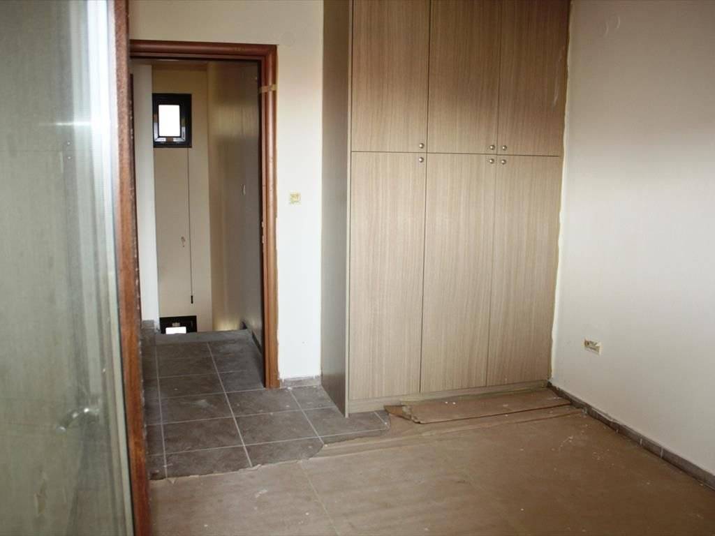 13 - Πωλείται μεζονέτα έκτασης 100 τμ στα περίχωρα Θεσσαλονί.