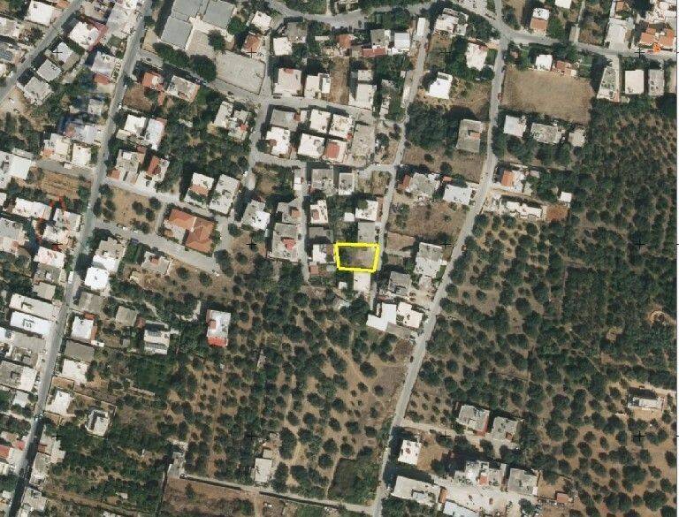 1 - Πωλείται γη έκτασης 370 μ² στην Κρήτη.