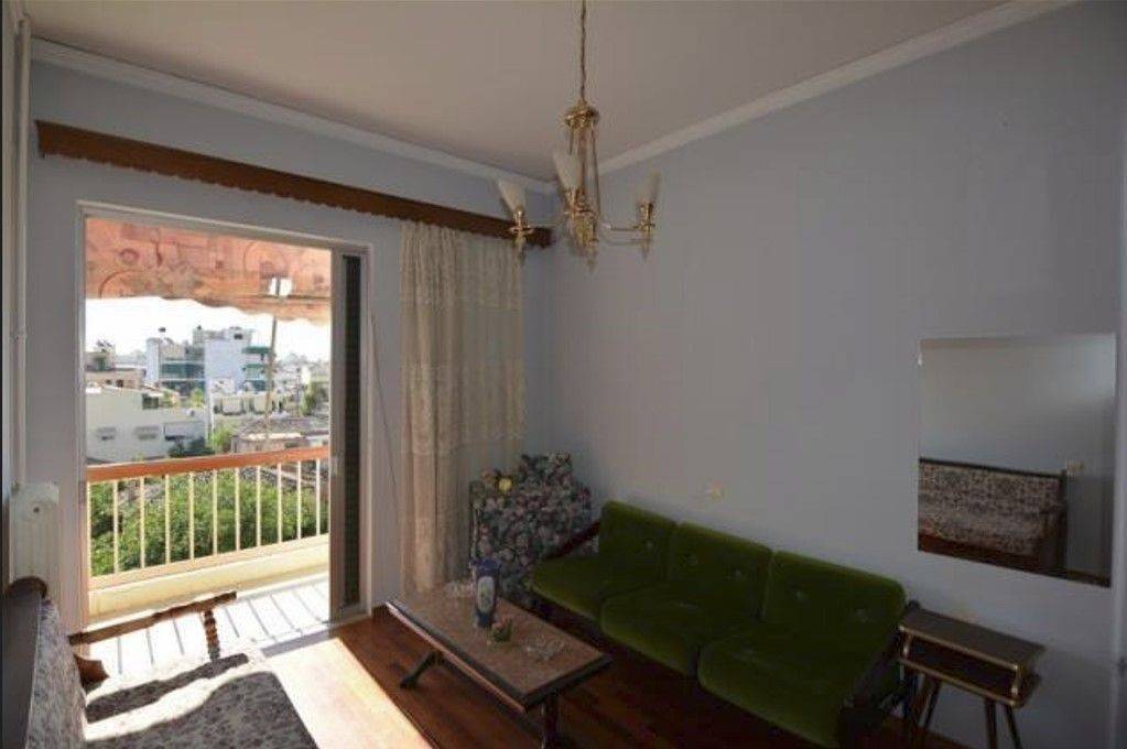 for sale a bright, 3-room penthouse apartment of 80 sqm,