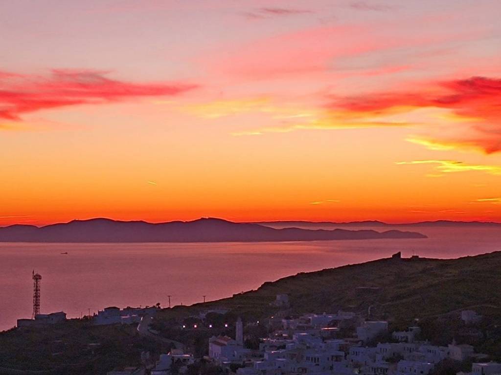 Αιγαιοπελαγίτικο Ηλιοβασίλεμα από τη βεράντα