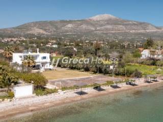 Seafront Villa for sale in Evia Eretria