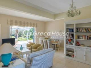 Seafront Villa for sale in Evia Eretria