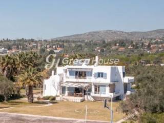 Seafront Villa for sale in Evia Eretria