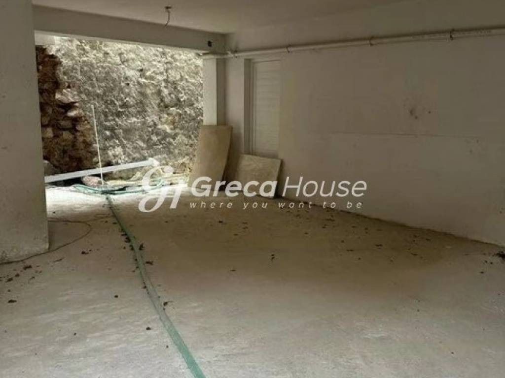 Residential building for sale in Ymittos