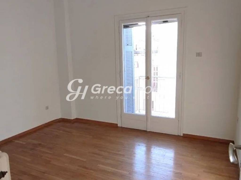 Bright apartment for sale in Athens Pagrati