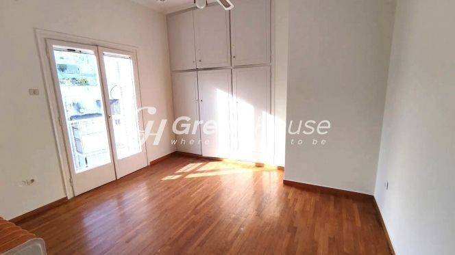 Bright apartment for sale in Athens Pagrati