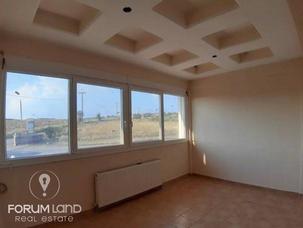 Forumland Real Estate, Σαλόνι