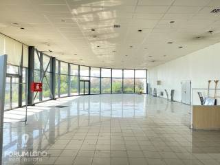 Forumland Real Estate, ισόγειο