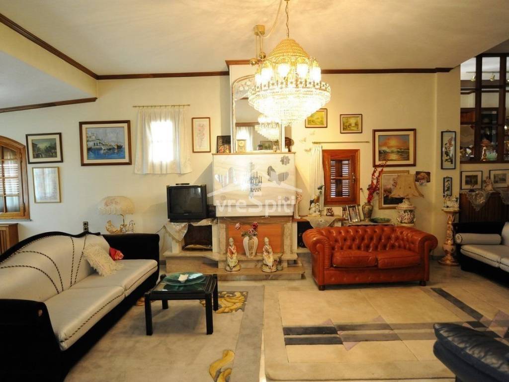 ΤΖΑΚΙ-ΜΕΓΑΛΟ ΣΑΛΟΝΙ