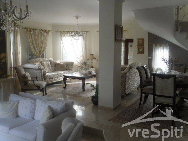 ΙΣΟΓΕΙΟ ΜΕΖΟΝΕΤΑΣ