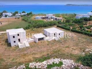 Κατοικίες &amp; απόσταση από την παραλία - Houses and beach 