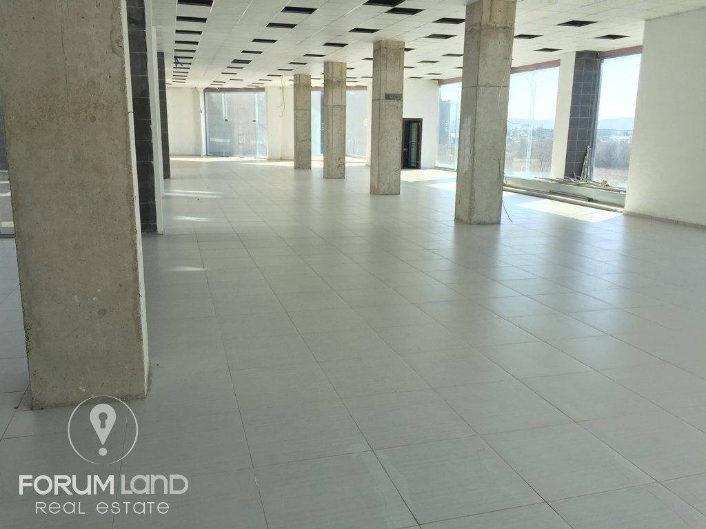 forumland Real Estate, ισόγειο κατάστημα