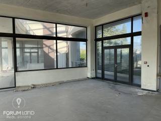 Forumland Real Estate, Επαγγελματικό κτίριο 1.750 τ.μ.