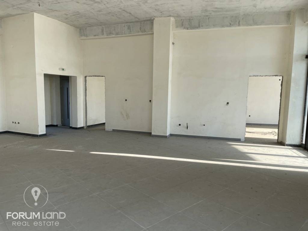 Forumland Real Estate, Επαγγελματικό κτίριο 1.750 τ.μ.