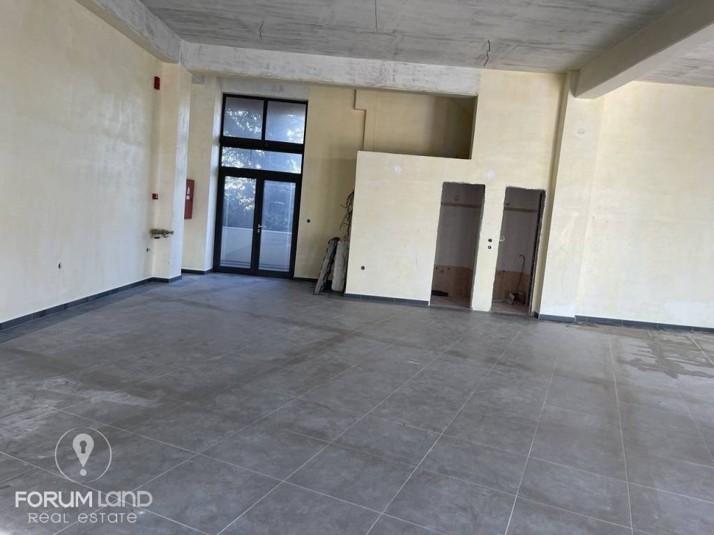 Forumland Real Estate, Επαγγελματικό κτίριο 1.750 τ.μ.