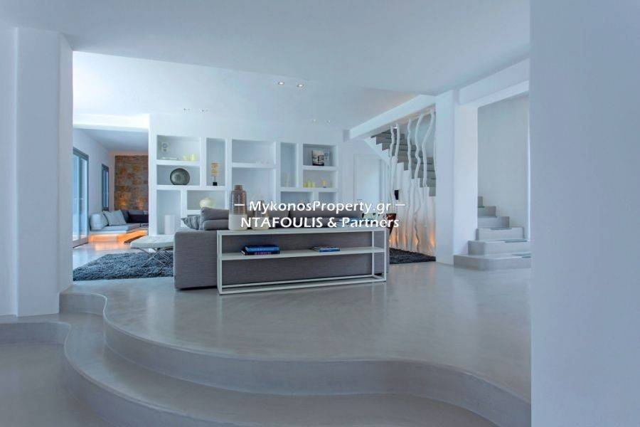 Mykonos real estate -Villa 200 sq.m in Ornos