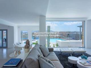 Mykonos real estate -Villa 200 sq.m in Ornos