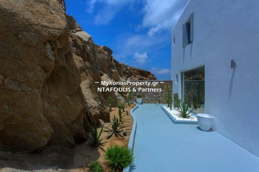 Mykonos real estate -Villa 200 sq.m in Ornos