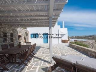 Mykonos real estate - Villa 270 sq.m near Psarou beach