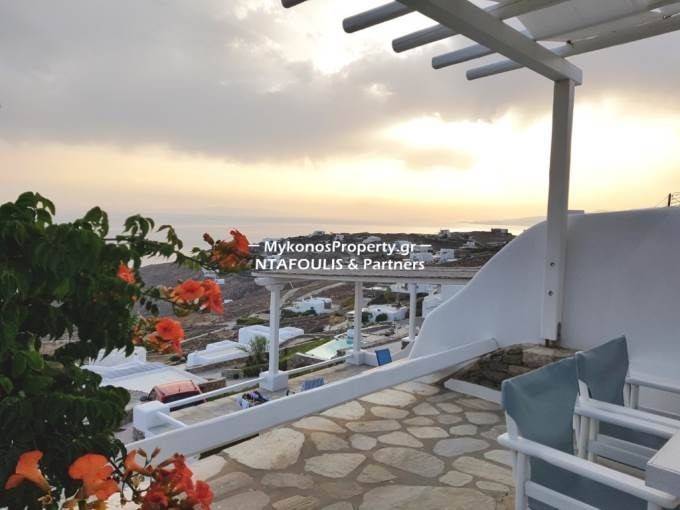 Mykonos real estate - Maisonette 104 sq.m in Choulakia