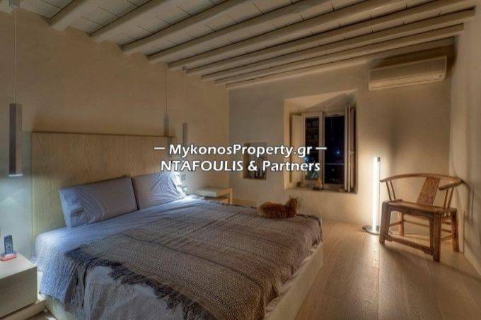 Mykonos real estate -Villa 300 sq.m in Super Paradise