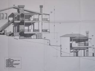 Όψη απο τον δρόμο
Επάνω τα διαμερίσματα
Κάτω οι μεζονέτες