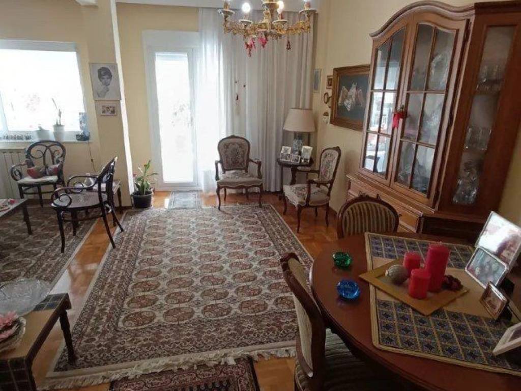 Forumland Real Estate, Σαλόνι με τζάκι