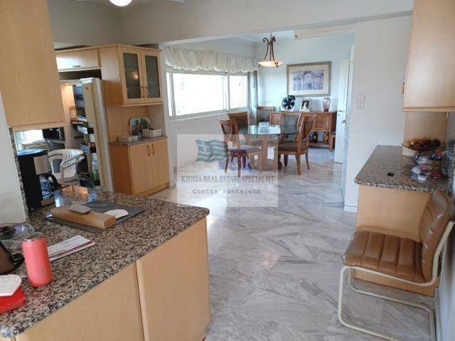 OPEN PLAN KITCHEN - DINING AREA