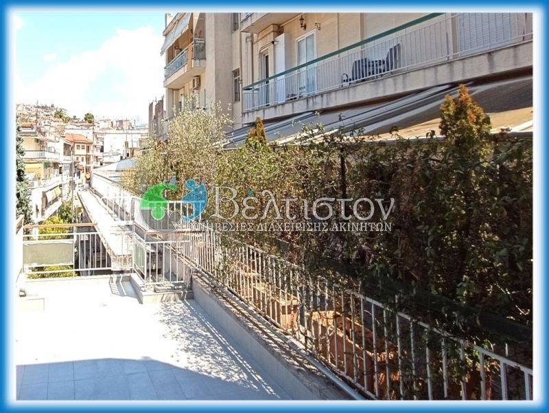 Θέα από μπαλκόνι