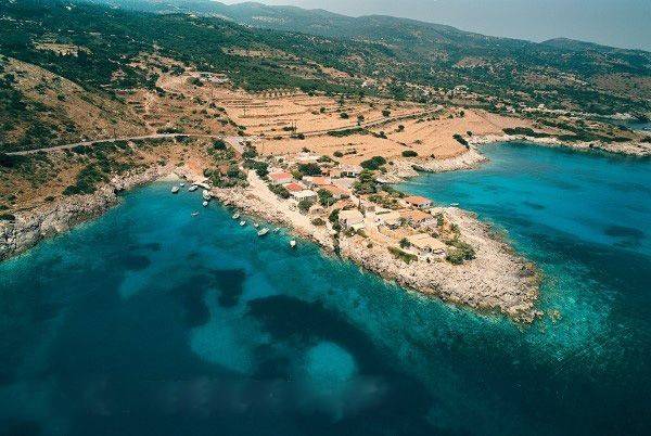 beach of the area - παραλία περιοχής