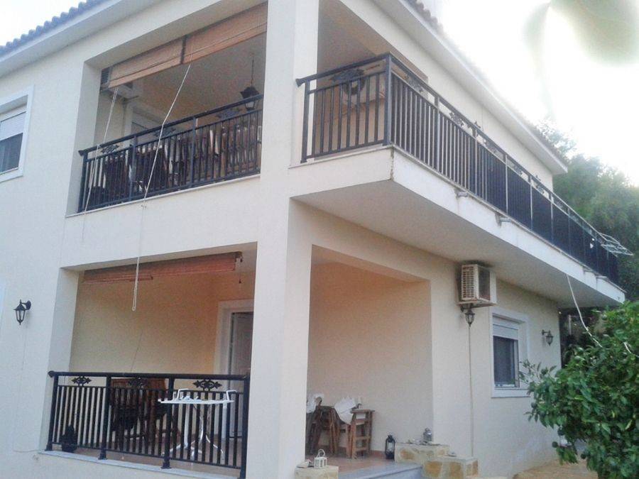 Διώροφη κατοικία - Two - storey house