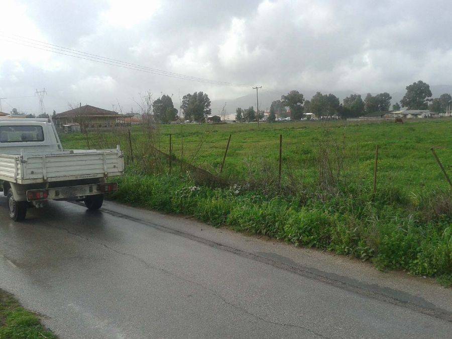 frontage of the land - πρόσοψη οικοπέδου