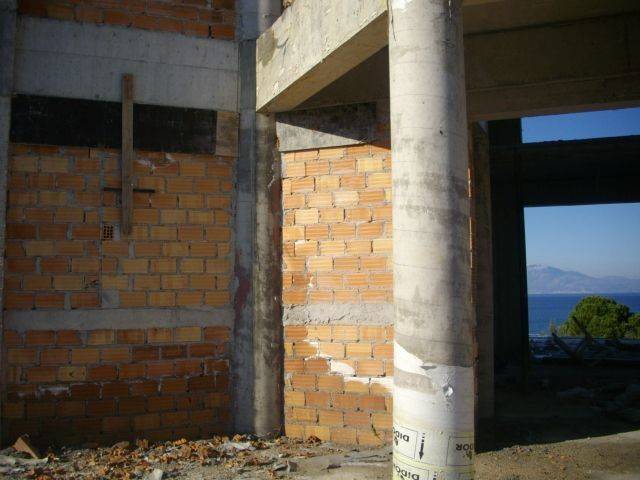 unfinished villa - ημιτελής βίλα