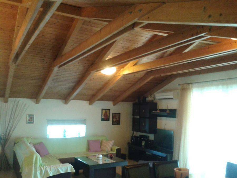 Attic living room on 2nd floor - Σοφίτα σαλόνι 2ου ορόφου