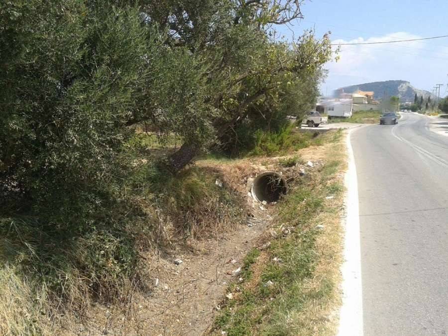 frontage of the land - πρόσοψη οικοπέδου