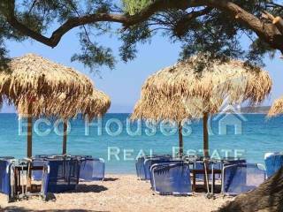 Sandy beach with pebbles 1,8 km (600 m directly) from villa