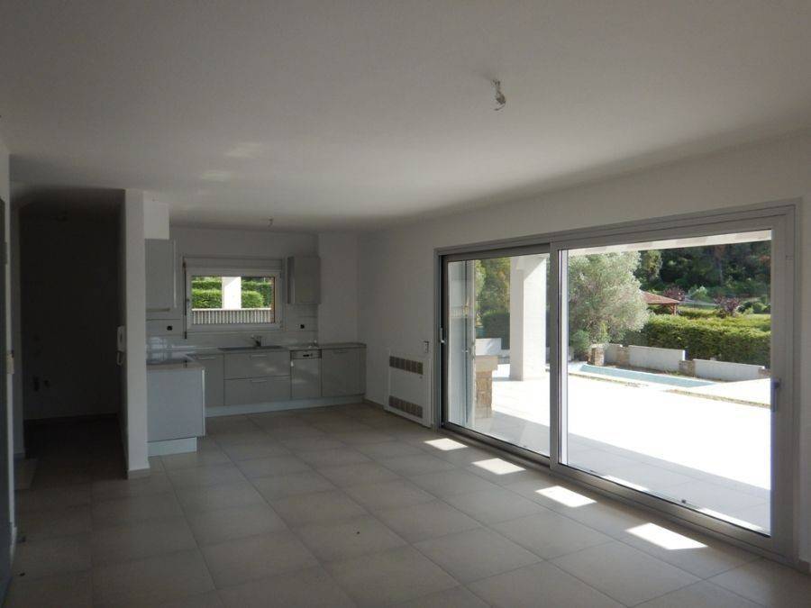 GROUND FLOOR OPEN PLAN KITCHEN