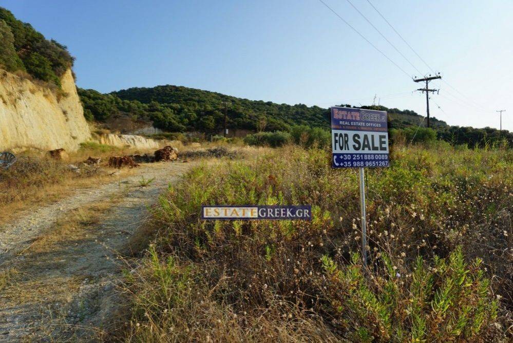 ★ Builds 300 sq.m. ★ 100 meters from the sea ★