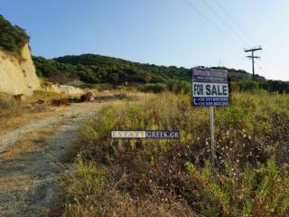 ★ Builds 300 sq.m. ★ 100 meters from the sea ★