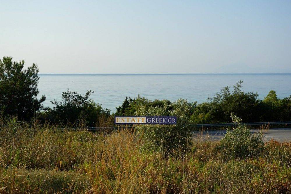 ★ Builds 300 sq.m. ★ 100 meters from the sea ★