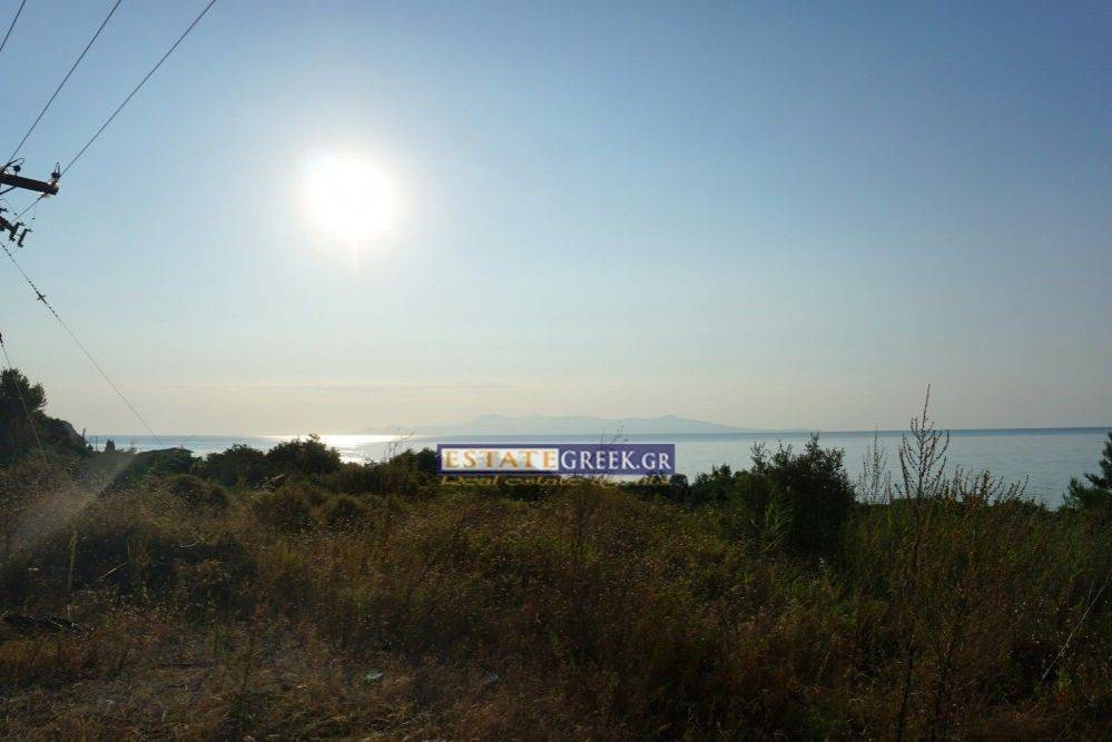 ★ Builds 300 sq.m. ★ 100 meters from the sea ★